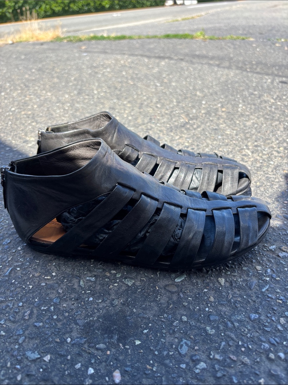 Women’s fisherman Black Leather Strappy Closed-Toe Sandals